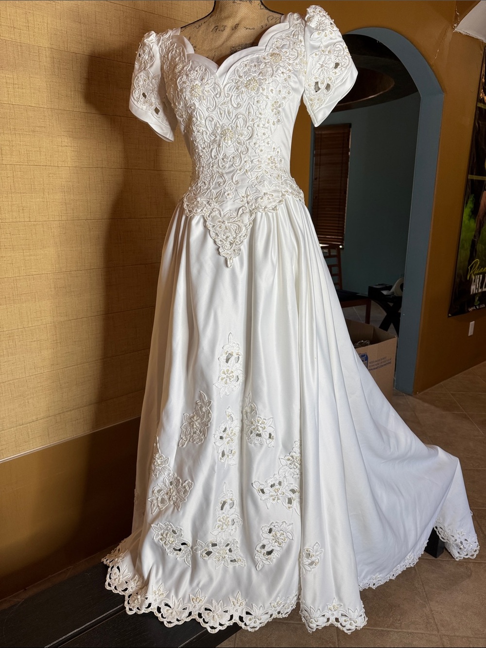 Merry Max Vintage Wedding Gown Size 10 White Pearl Beaded Lace Cathedral Train - Picture 2 of 13